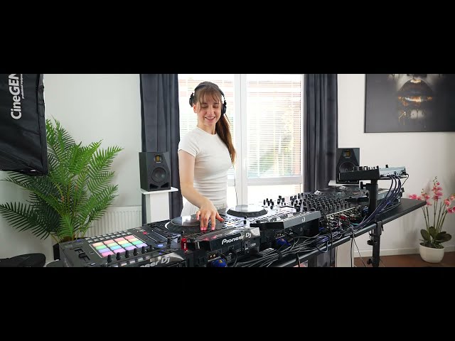 DJ GABI aka GABSTA - TECHNO MIX 2026 ❤️🔥