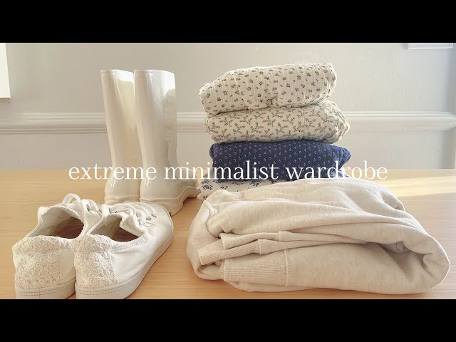 My extreme minimalist wardrobe 