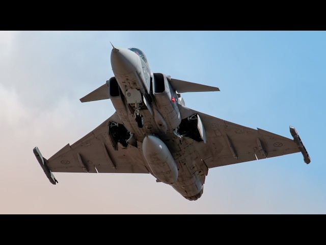 Saab F-39E Gripen Takeoff, Low Pass & Go-Around at Anápolis