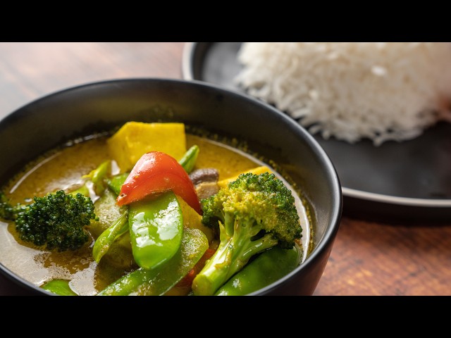 Easy Coconut Vegetable Curry for a Cozy Dinner