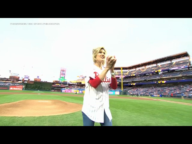 Cecily Tynan throws out first pitch at Phillies game