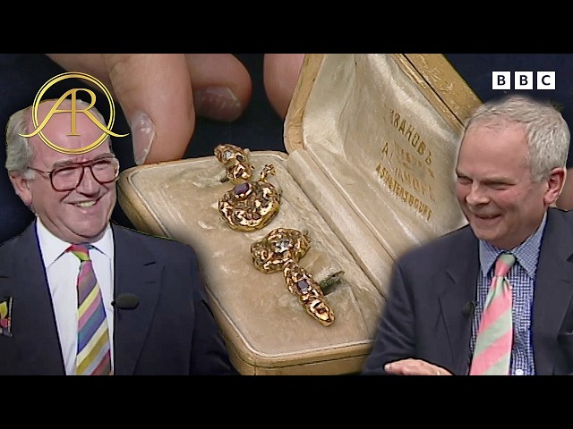 Antiques Their Owners Had No Idea Were Worth A Fortune | Antiques Roadshow UK