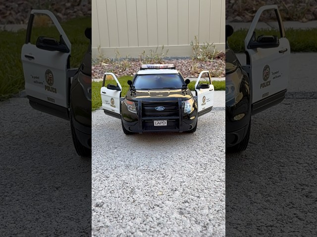 Doors Closing! - 1/24 LAPD 2015 Ford Police Interceptor Diecast #automobile #diecast #car #policecar
