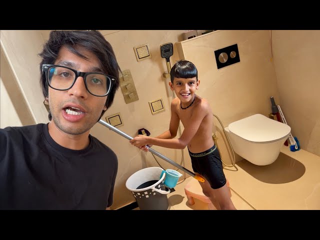 Kunali Bathroom Mein Kya Kar Raha ? 😲