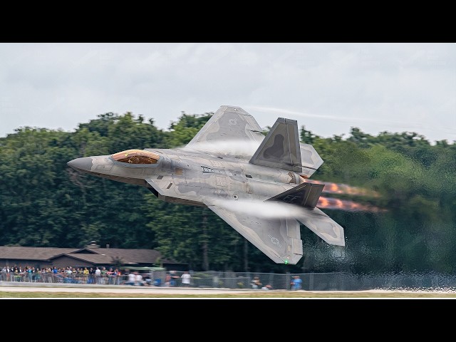 Skilled US F-22 Pilot Performs a Super-Low Pass at Full Speed