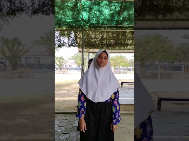 Domi main kuis bersama teman
