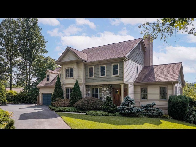 Virtual Walkthrough - 10 Blackberry Lane, Asheville, NC 28804