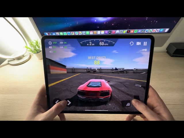 Ultimate Car Driving Simulator on iPad Pro M4 13" (2024)