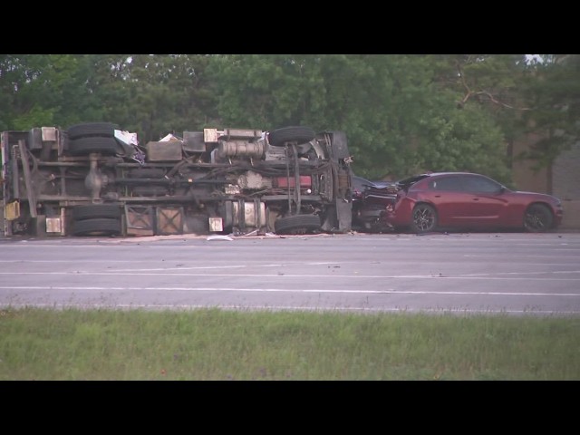 Montgomery County deputy killed, another hurt after being hit by car while working crash