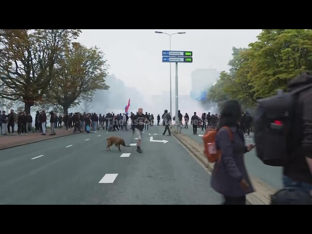Heavy police presence as far right groups protest in the Hague