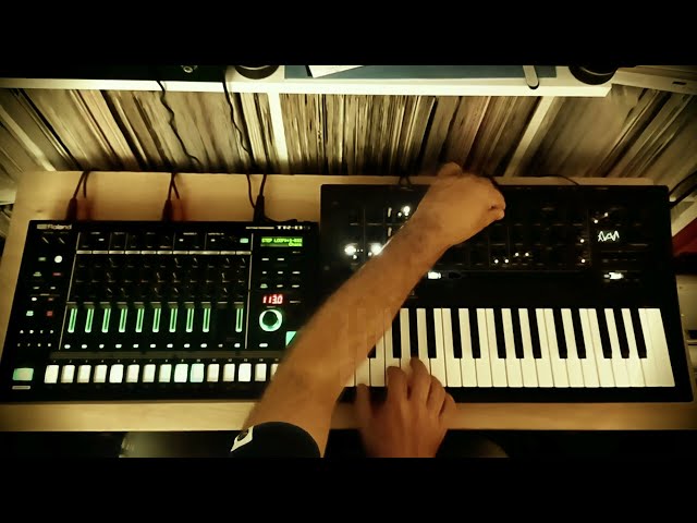 Sleepless : Dub Techno w/ TR8S & Minilogue XD