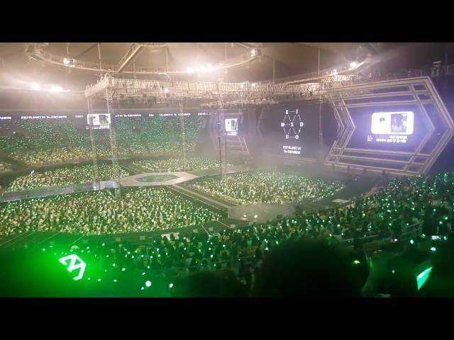 Chen EXO sing along with EXO-L "Everytime" Ost. Descendant of the Sun (LIVE! Soo Beautiful)