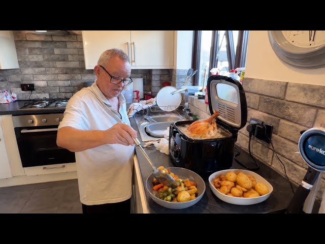 Cook a Frozen a Christmas Dinner with us as two old men 
