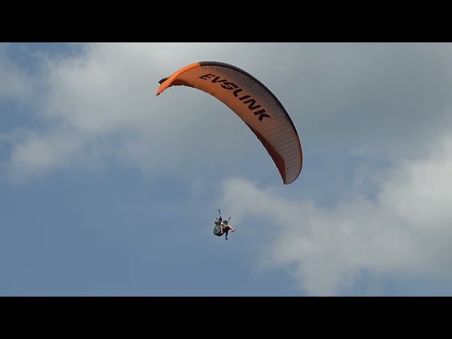 Acroshow 2025 festival parapentes acrobatique