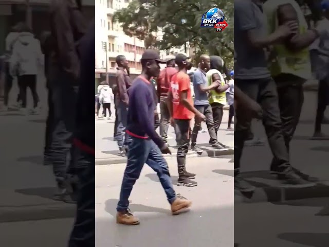 BREAKING! CHAOS IN NAIROBI CBD AS PROTESTERS CLASH WITH POLICE