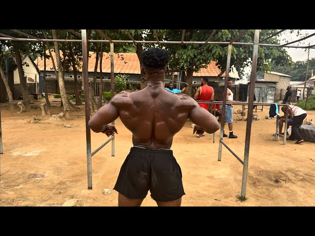 5min Big back workout routine #bodybuilder #backworkout #bodybuilding #calisthenics #challenge #fyp 