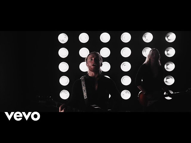 VOILÀ - Therapy (Official Music Video)