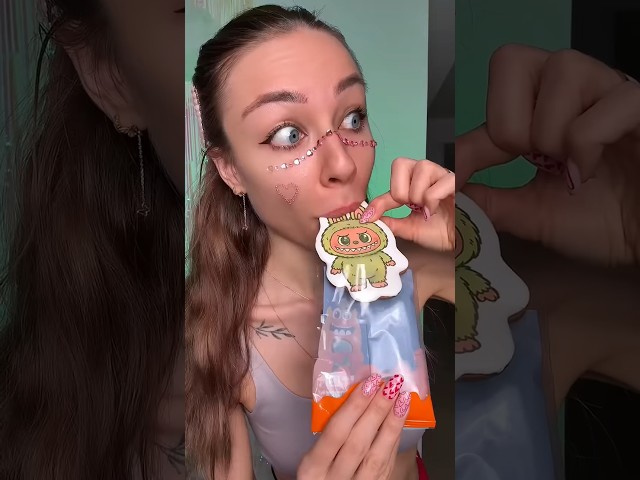 Pink Labubu chocolate or Green Labubu cookie?🤪🍭🩷