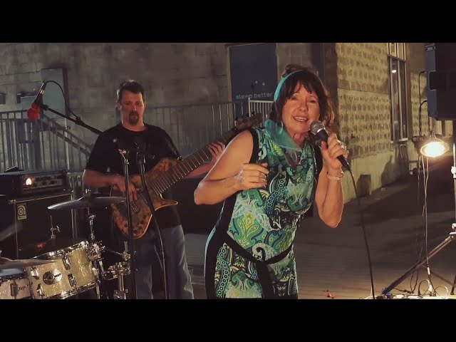 Kathy Murray and the Kilowatts, The House that Freddie Built, Central Market North