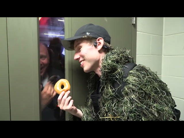 Escape 100 Cops, Win 500,000   MrBeast