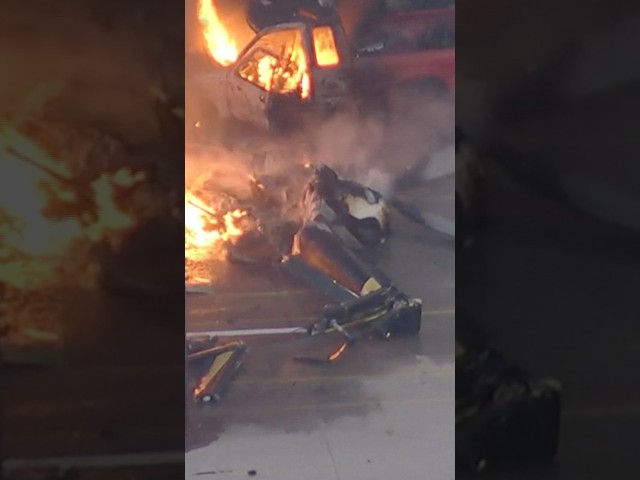 Al menos tres muertos tras la colisión de un helicóptero de prensa en Los Ángeles #shorts