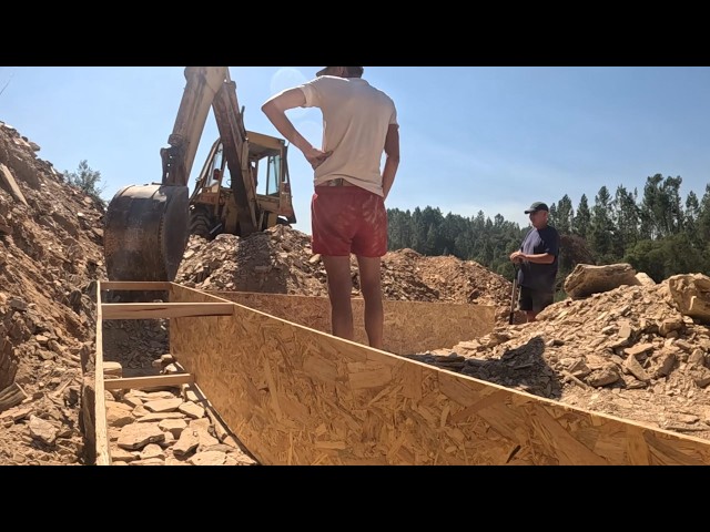 482 - Framing the Foundation for The Great Wall of Garridas!