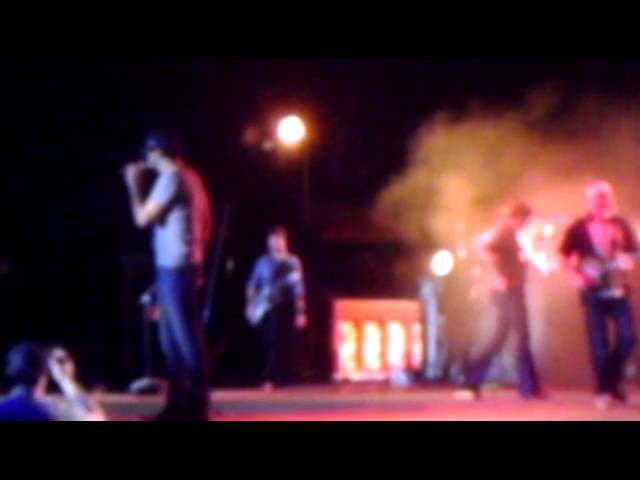Fan gets tackled on stage at Luke Bryan