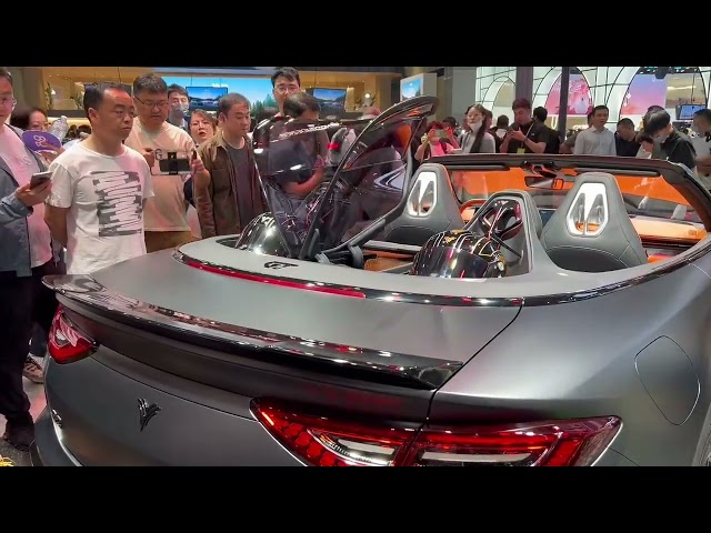 Neta GT Speedster 'helmet storage'