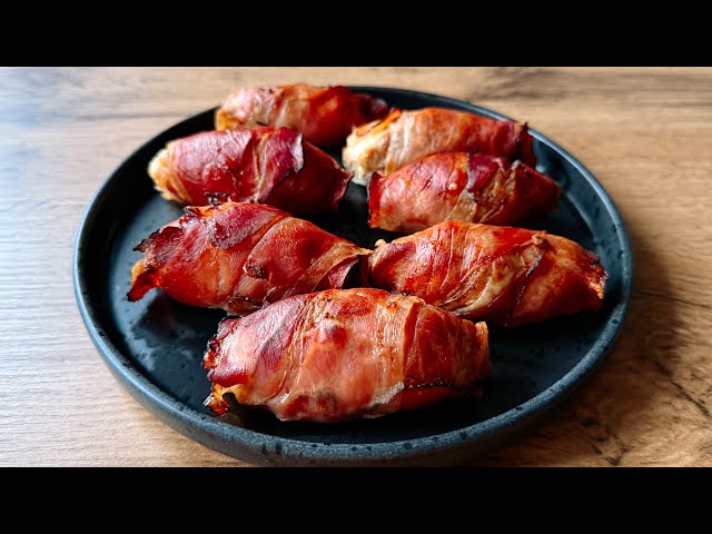 The best oven-baked meat recipe: juicy bacon-wrapped cutlets!
