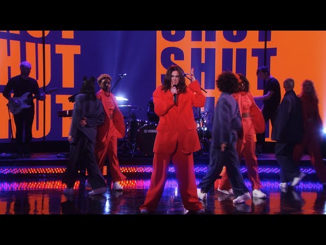 Dua Lipa Sings 'IDGAF'