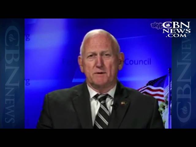 Boykin: Green Beret 'a Hero' for Beating Child Rapist