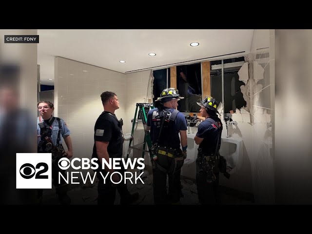 Firefighters rescue 5 people trapped in elevator in Manhattan