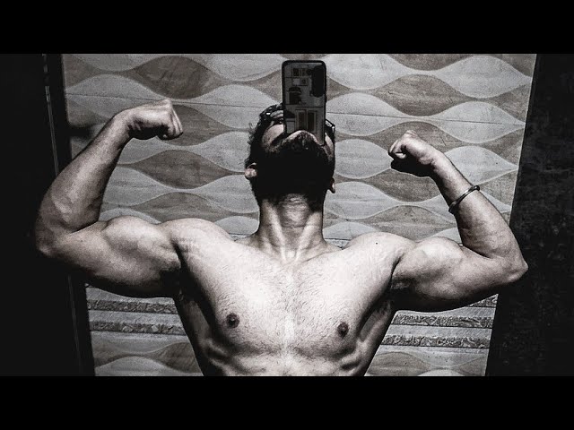 Live workout session with fresh chest day...