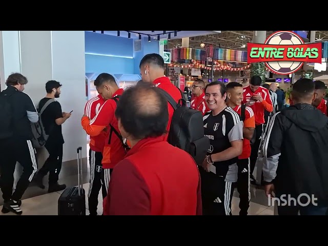 Selección Peruana se embarcó a EEUU para choques amistosos ante Seleccion local y México