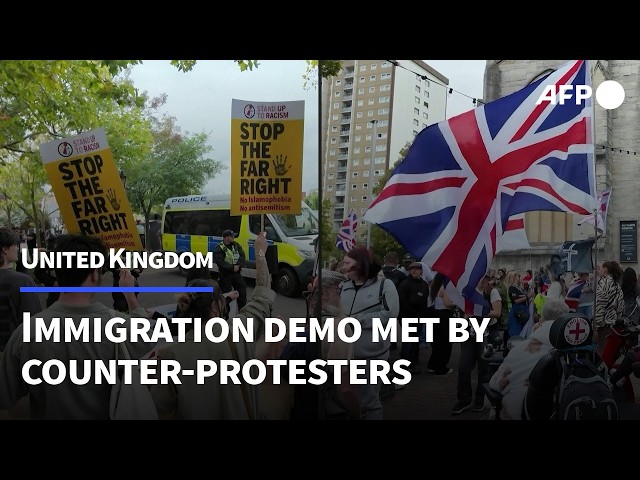 Anti-immigration demonstrators and counter-protesters face off in England's Portsmouth | AFP