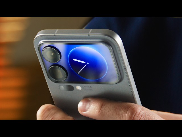 Choosing the Best Compact Phone of 2026