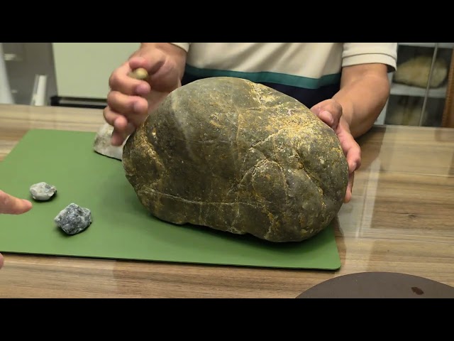 Finding Diamonds at Pohang Dinosaur Diamond Park Beach - 752
If you see this type of jadeite, you...