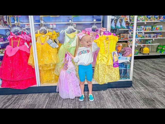 Alisa and Eva turn into kids magical costumes