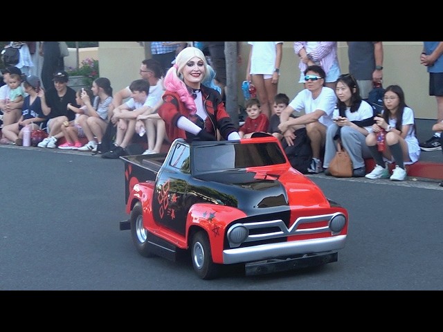 NEW Warner Bros Movie World Parade | September 2026