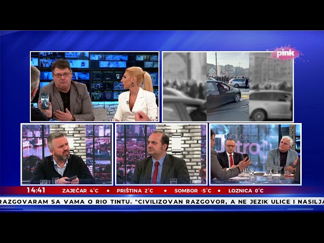 TEROR! Zbog blokade lažnih ekologa, roditelji moraju da nose decu preko mostova!