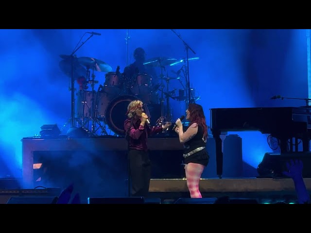 Islands in the Stream (Dolly Parton tribute) Brandi Carlile and CMAT 9-22-26 San Diego