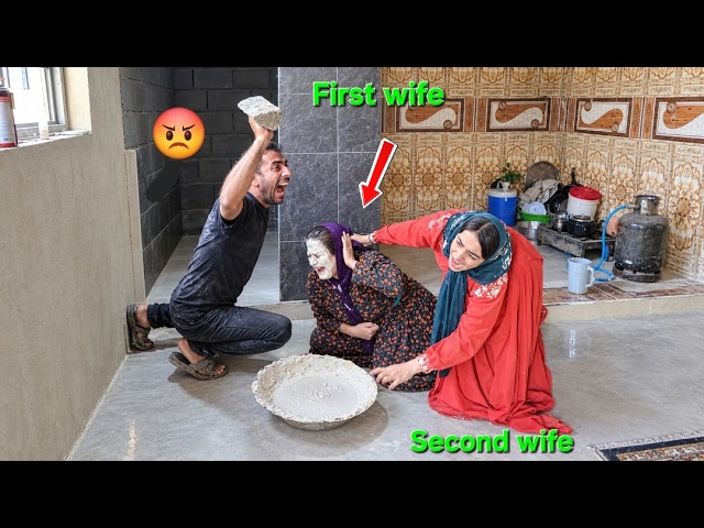 A fierce fight between two wives over the house; Faraj put the second wife in a cast!
