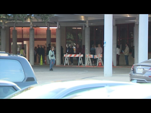Harris County sets first-day early voting record as voters return to polls for Day 2