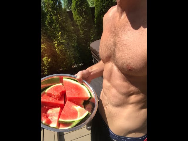How a 40 year old eats and exercises to stay fit, strong, and healthy!