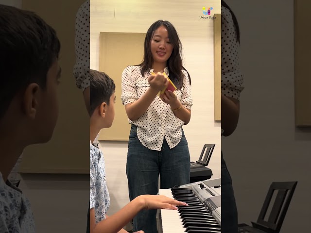 🎹 Cards in hand… music in mind 🎯🎶 Guess it right → Play it right