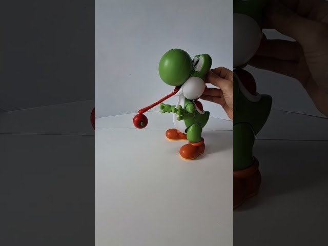 Yoshi Catches and Spits Out the Apple! 🦖🍎 #yoshi #mario #toys