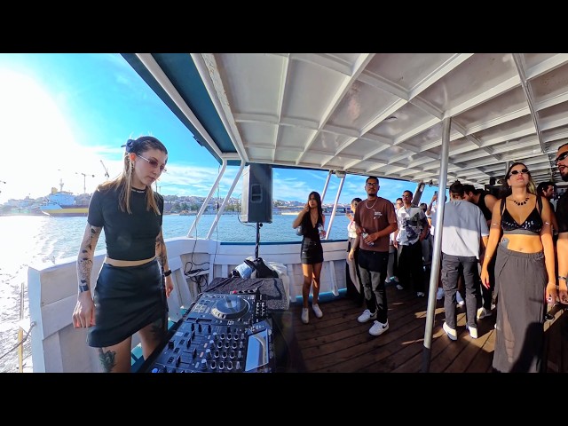 Lucy Snake – Techno Boat Party Lisbon | Warm Up Set Minimal Techno 2026 – Groovy Techno