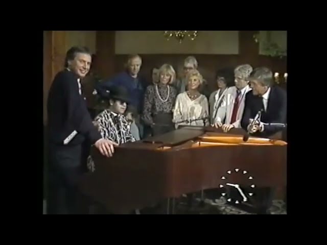 Elton John - informal jam of Too Young at the Savoy (1985)