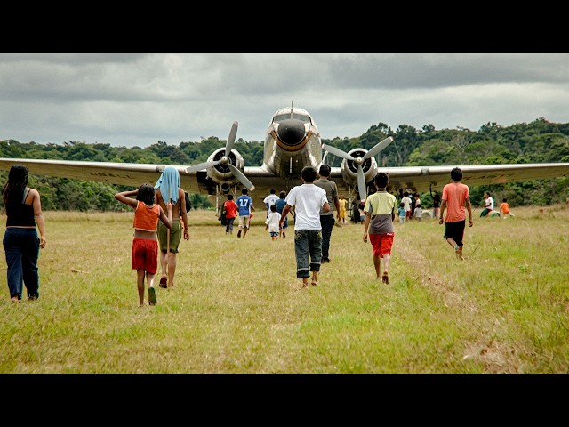 Colombia: The Extreme Pilots Risking It All