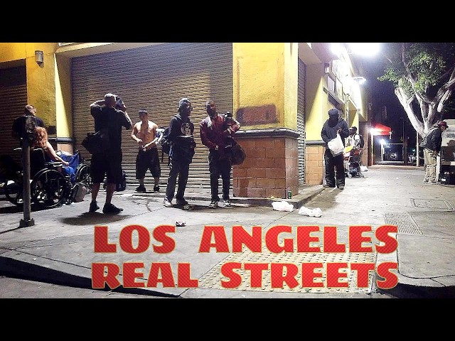 EXPLORING LOS ANGELES NOTORIOUS SKID ROW AT NIGHT / WALKING AND DRIVING